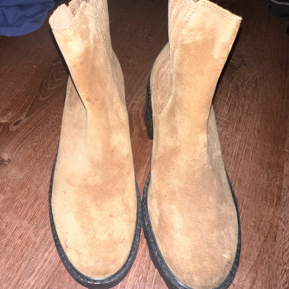 New in Box Madewell Lugsole Heel Chelsea Boot